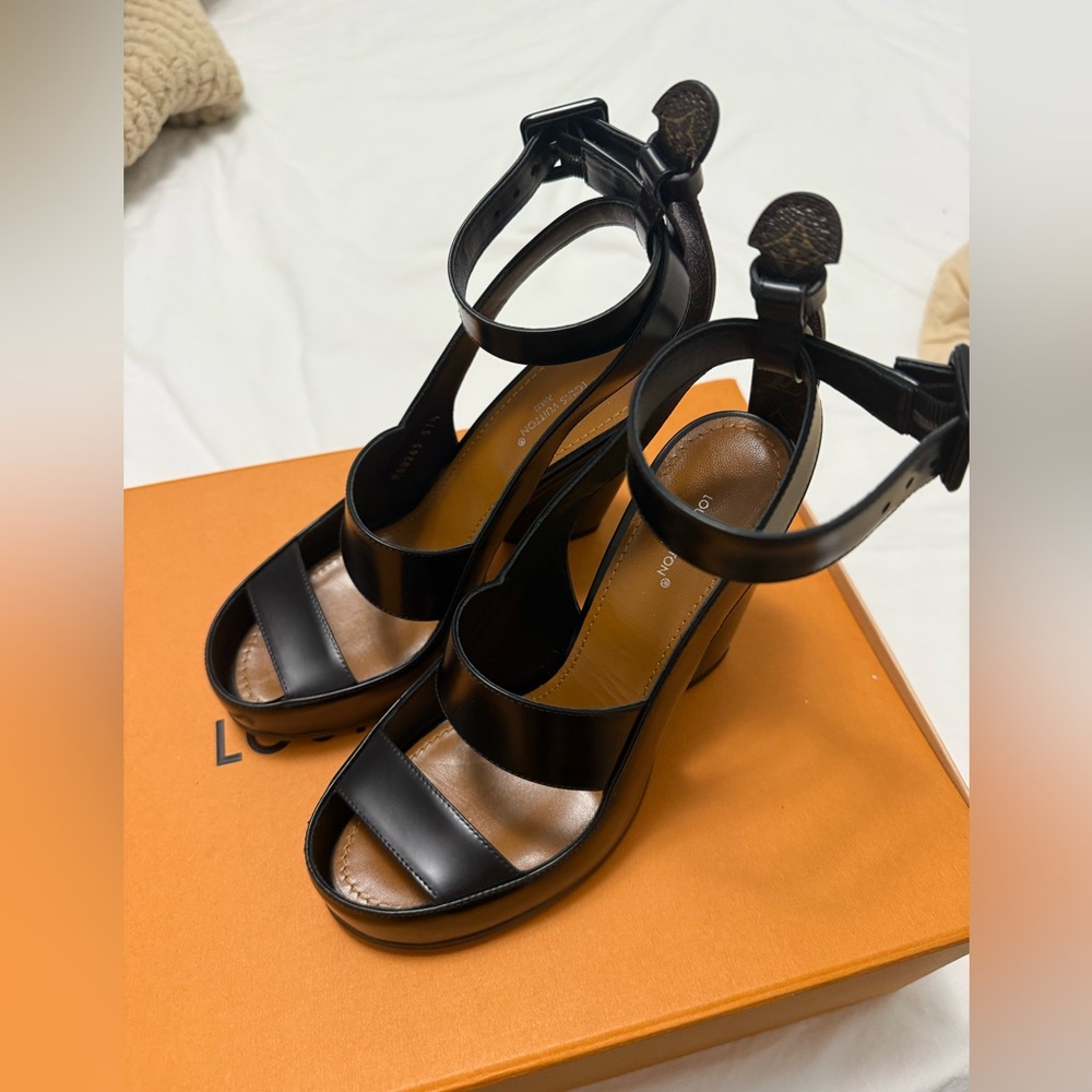 Louis Vuitton Black Trinity Leather Sandals